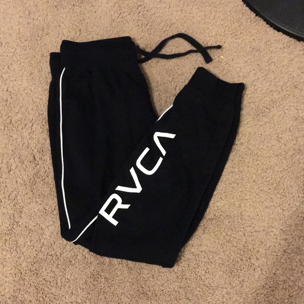 women’s black sweatpants